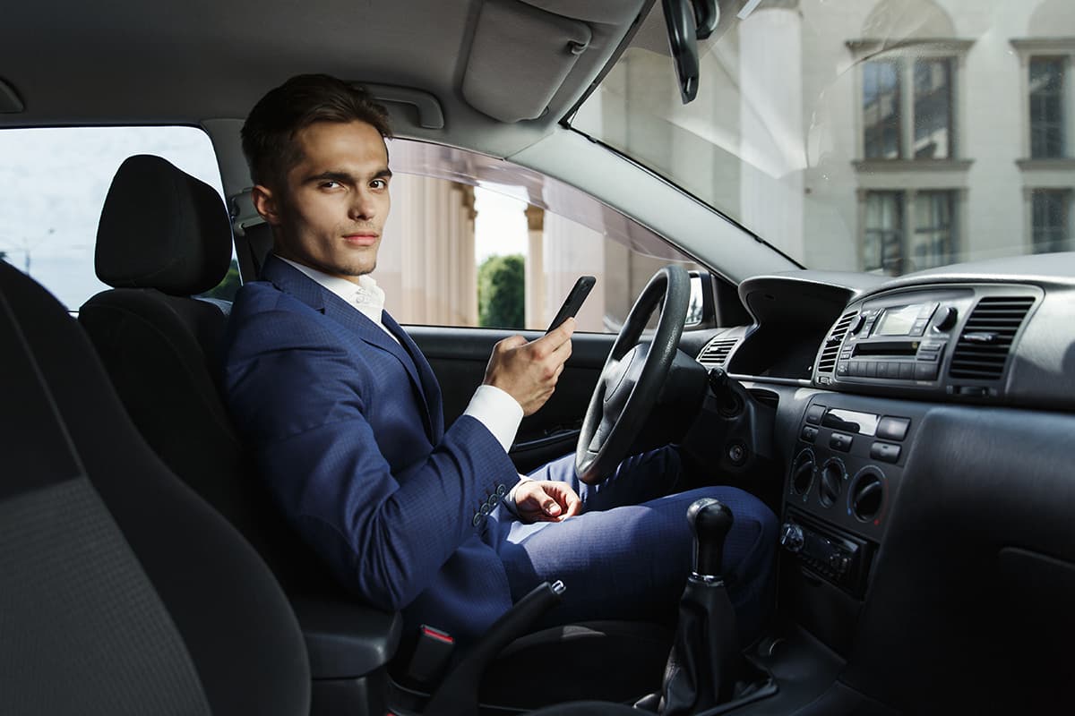 Reasons Why to use Chauffeured Car in Dubai?