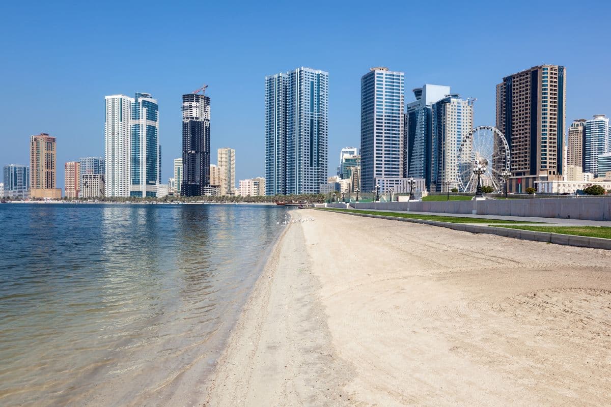 Waterfronts, зі expThanks to this construction, Sharjah Beaches today have a hot attraction, as well as beautiful waterfronts with secluded beaches.